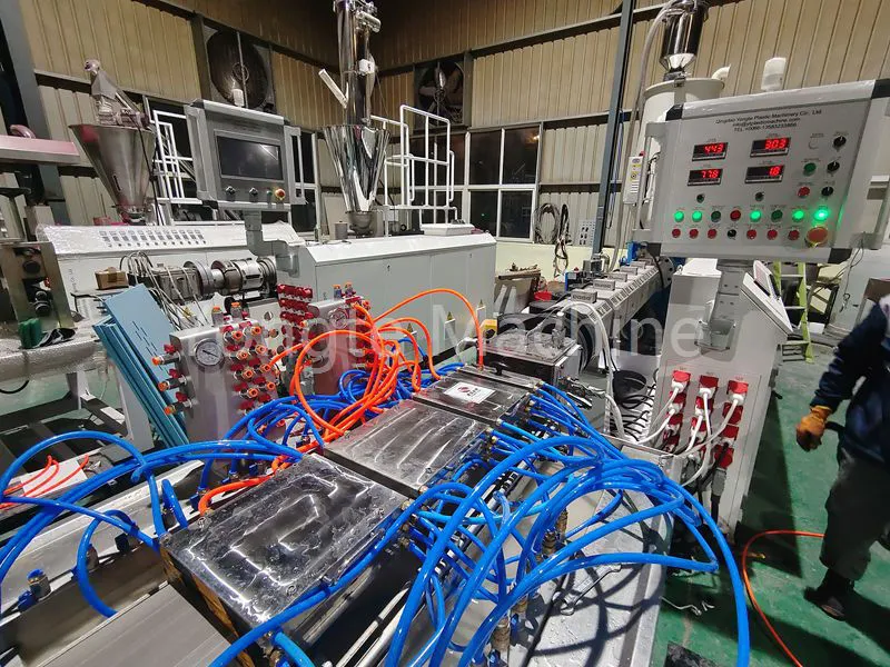 Kunststof houtextrusielijn