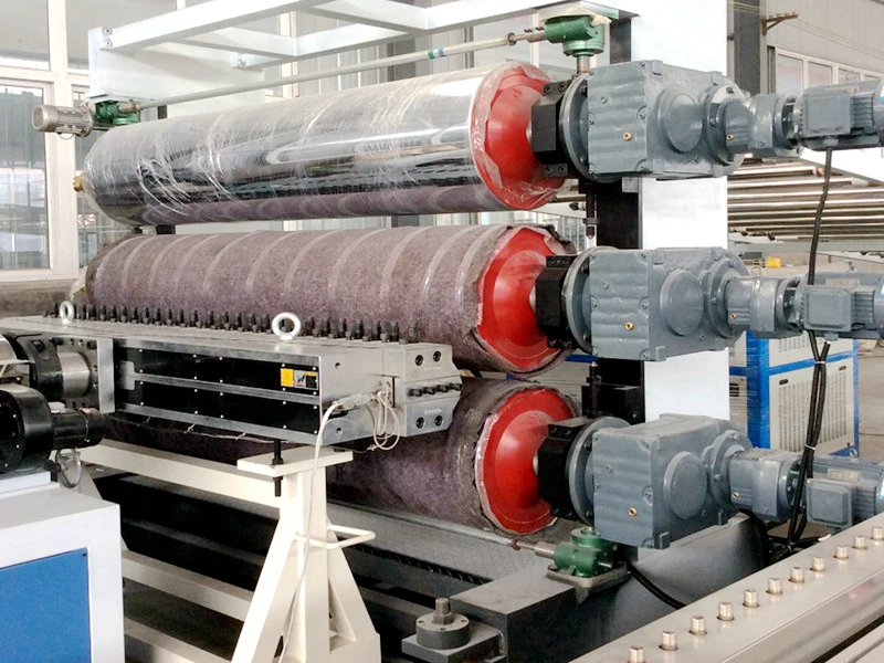 Machine voor het maken van PVC-platen